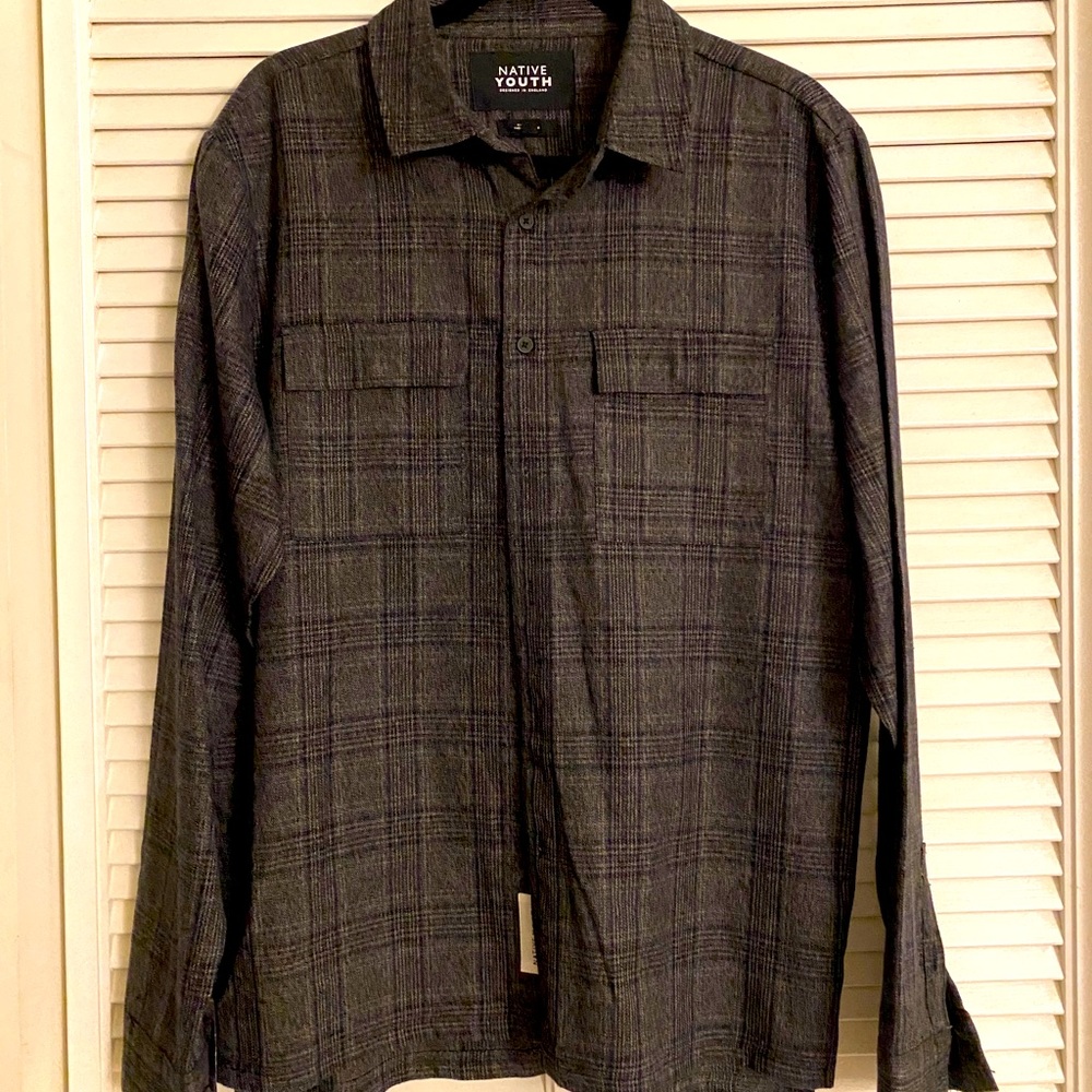 Men’s size large Native Youth plaid track suit